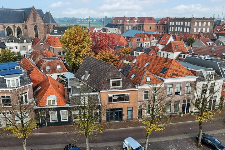 View photo 2 of Burgwal 126