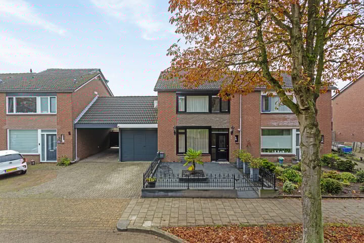 Foto 57 van Anna van Burenweg 40