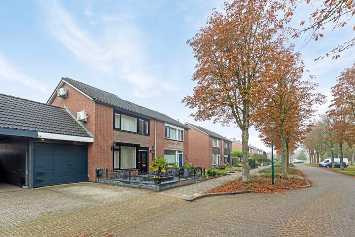 Foto 58 van Anna van Burenweg 40