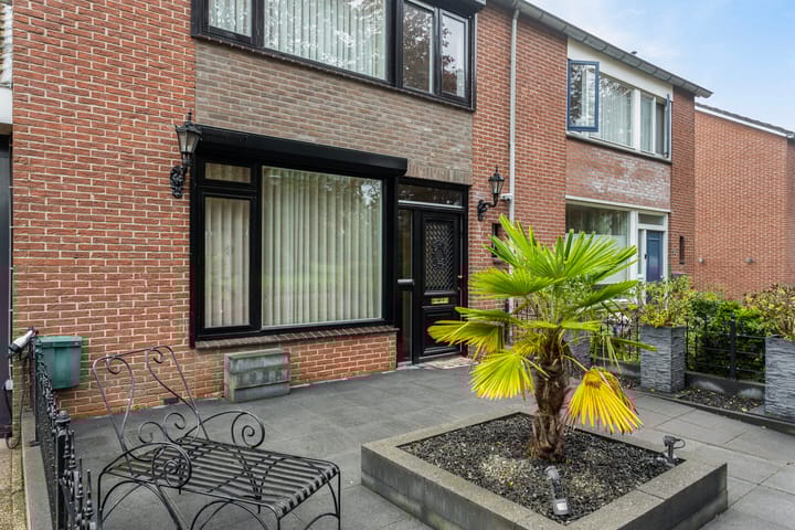 Foto 60 van Anna van Burenweg 40