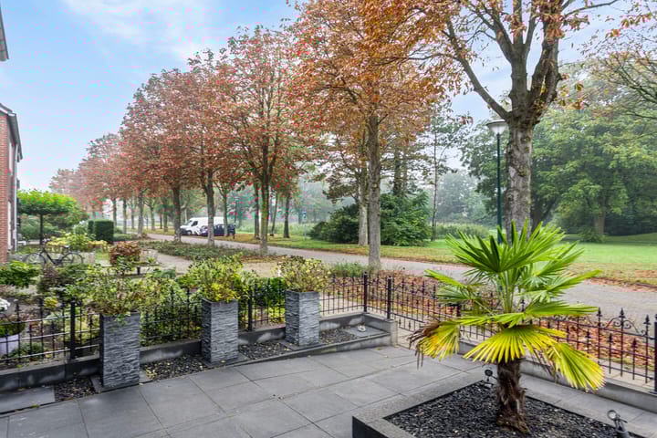 Foto 63 van Anna van Burenweg 40