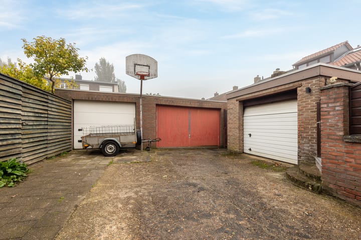 Photo 19 of Broeksittarderweg 92