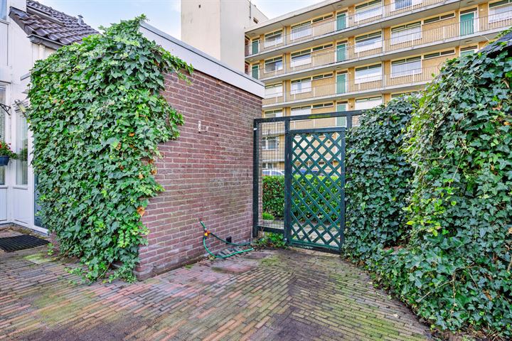 View photo 28 of Magerhorststraat 30