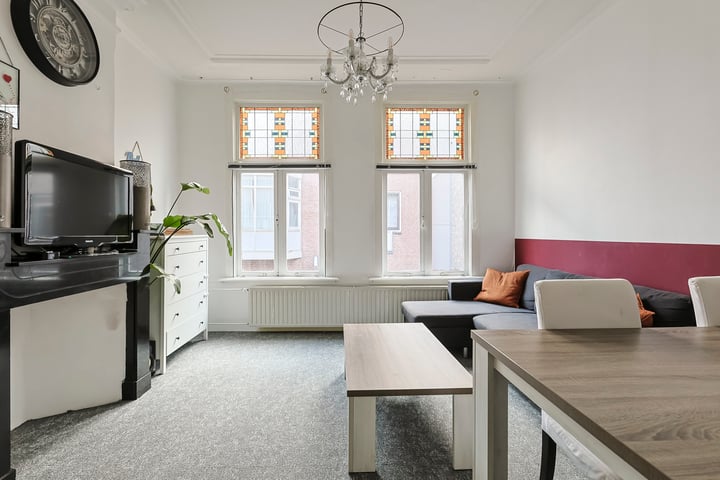 Bekijk foto 32 van Raadhuisstraat 241