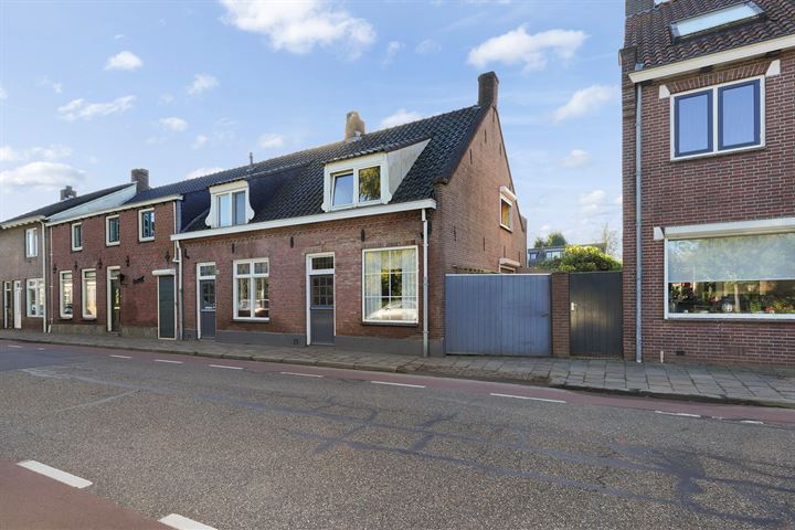 Bekijk foto 1 van Dorpsstraat 42