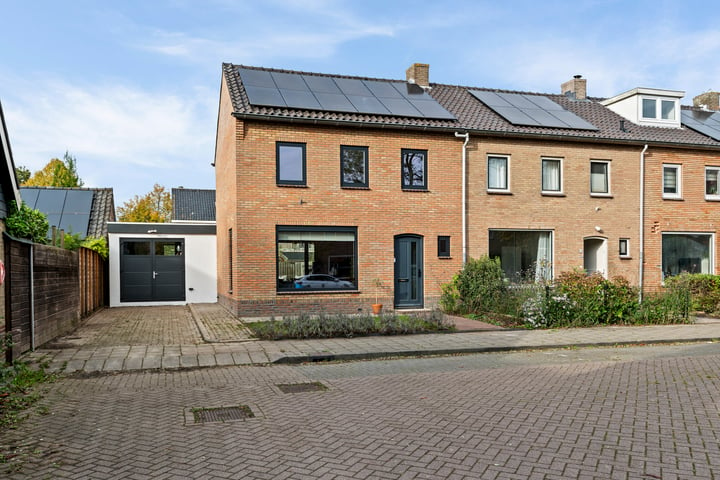 View photo 42 of Vennicxstraat 52