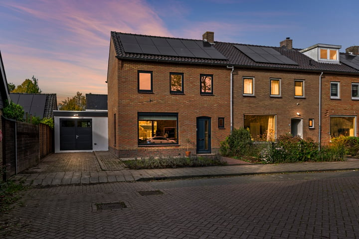 Bekijk foto 43 van Vennicxstraat 52