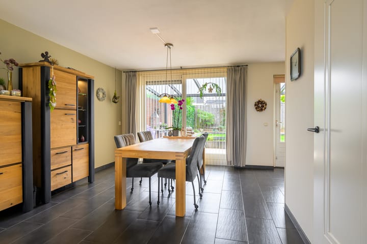 Foto 6 van Marga Klompéstraat 23