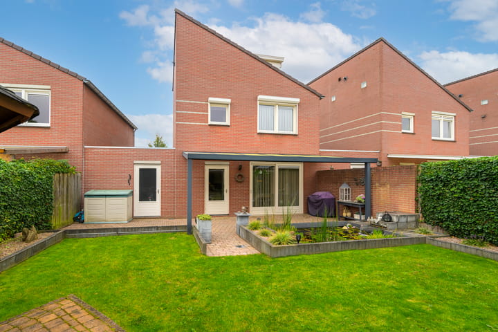 Foto 23 van Marga Klompéstraat 23