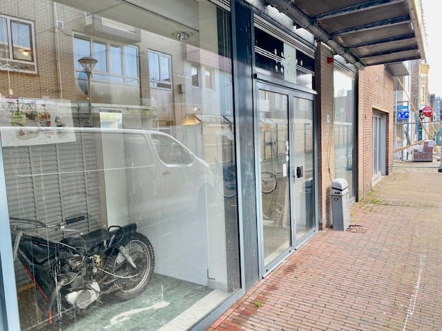 View photo 5 of Spoorstraat 59