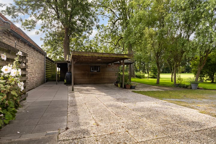 Photo 31 of Oasterein 2