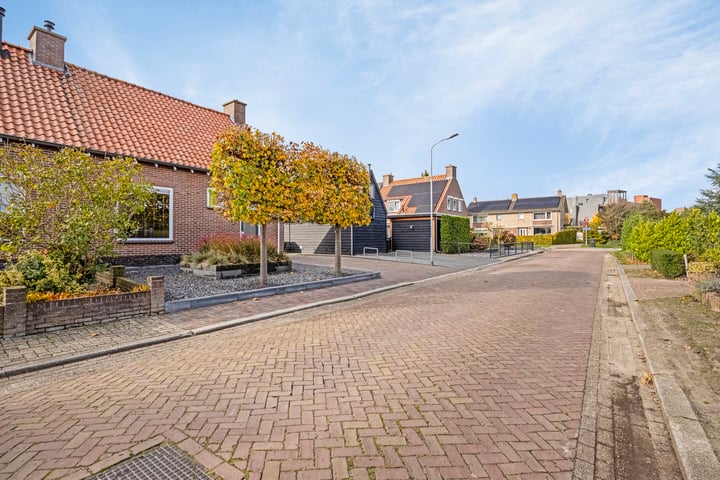 View photo 40 of Dominee van Meursstraat 2