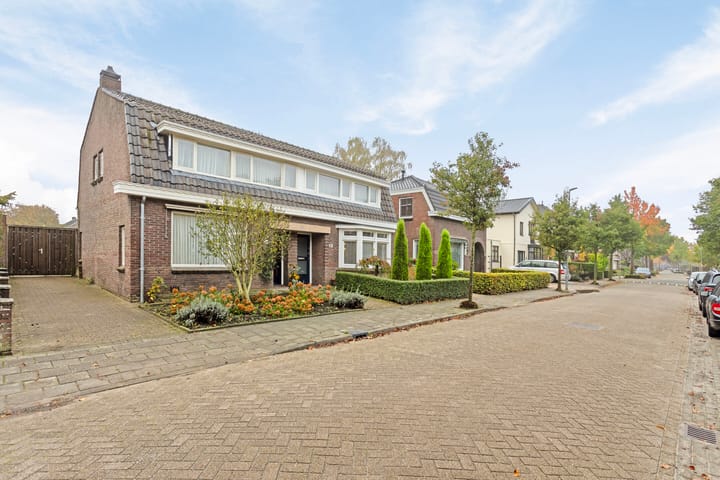 Photo 6 of Heistraat 11