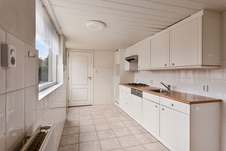 Photo 12 of Heistraat 11