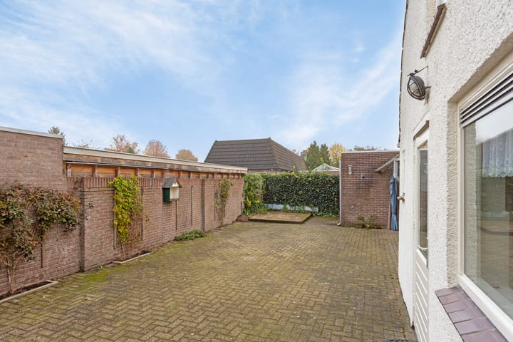 Photo 28 of Heistraat 11