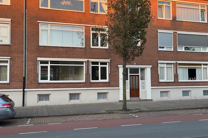 View photo 4 of Linnaeusstraat 107