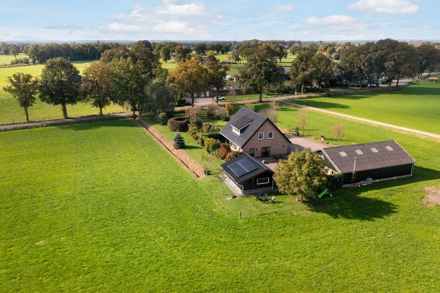 Foto 1 van Hooiland 79