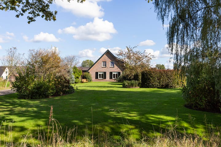 Foto 2 van Hooiland 79