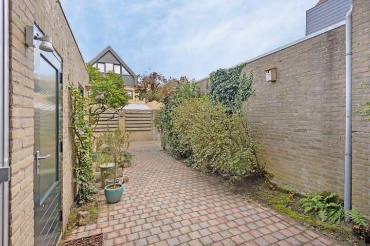 Foto 42 van Beneluxlaan 49