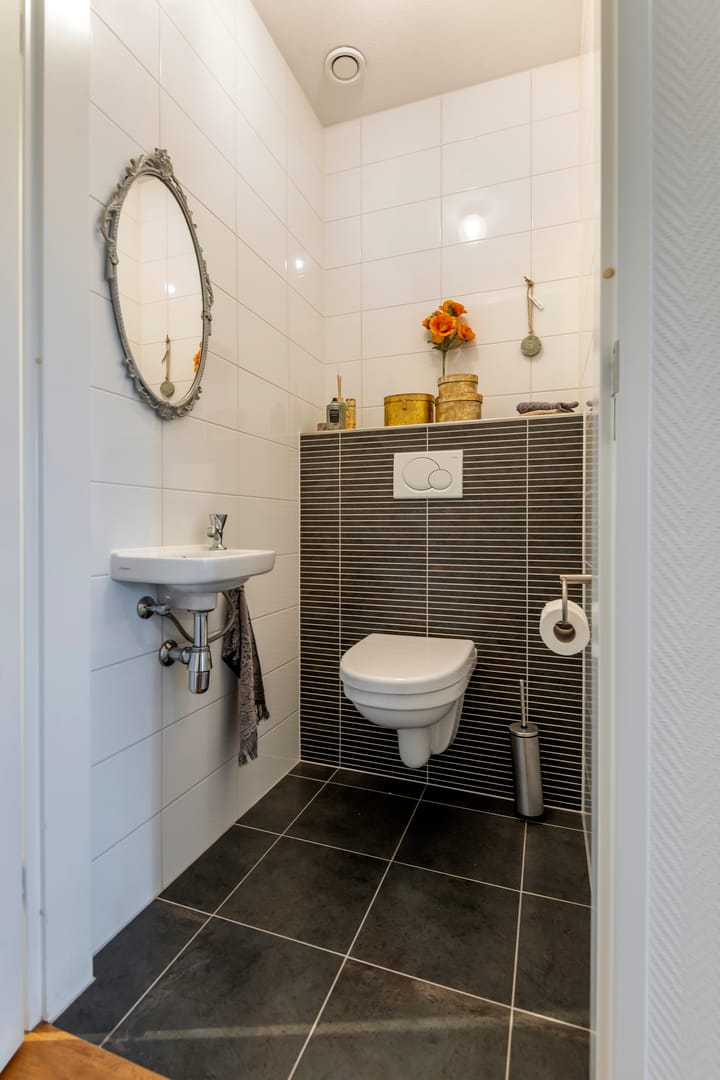 Photo 35 of Herman Kuijkstraat 30-L