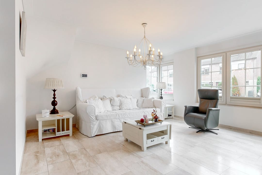 Foto 2 van Plevier 7