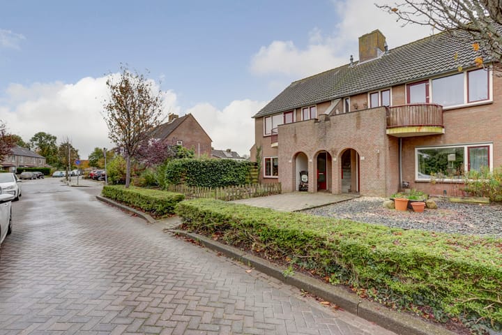 Foto 2 van Schouwenbank 17-A