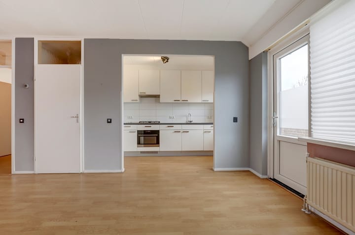 Foto 8 van Schouwenbank 17-A