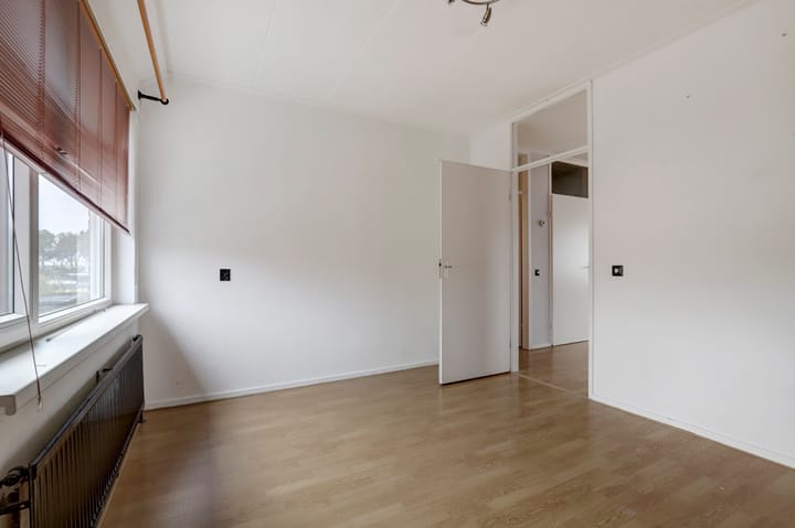 Foto 12 van Schouwenbank 17-A