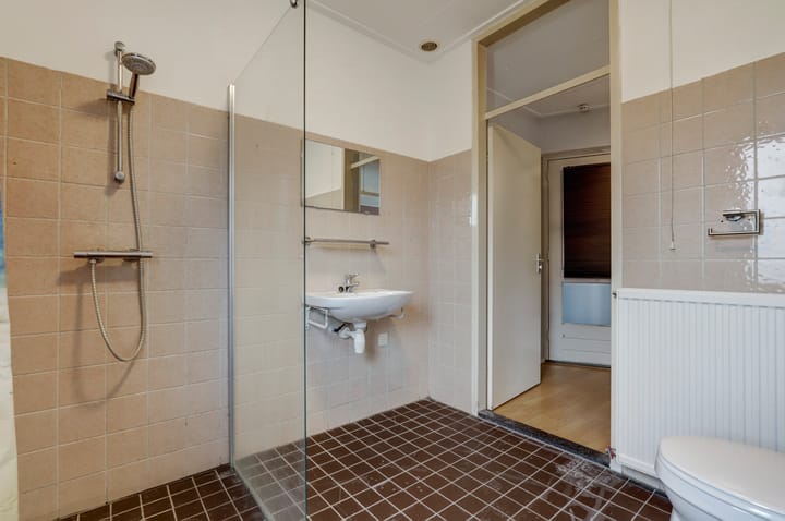 Foto 13 van Schouwenbank 17-A