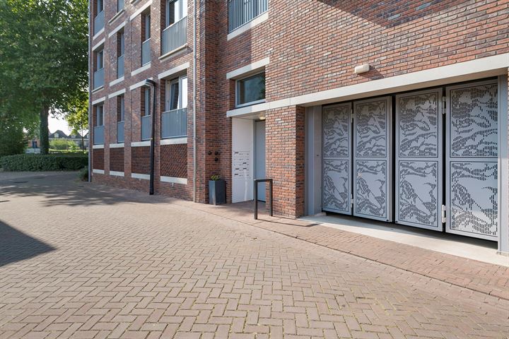 View photo 31 of Halvemaanstraat 41