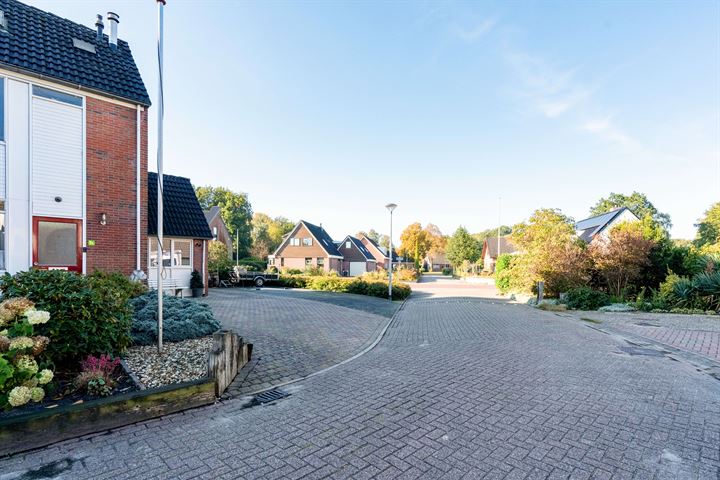 Bekijk foto 37 van Multatuliweg 51