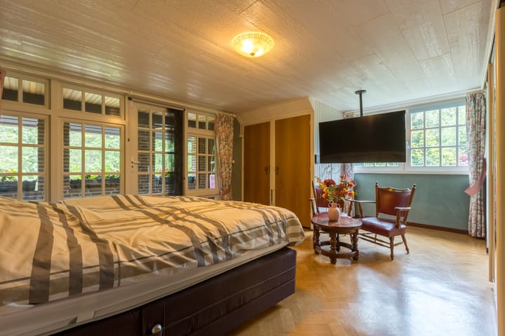 Photo 12 of Surinameweg 11