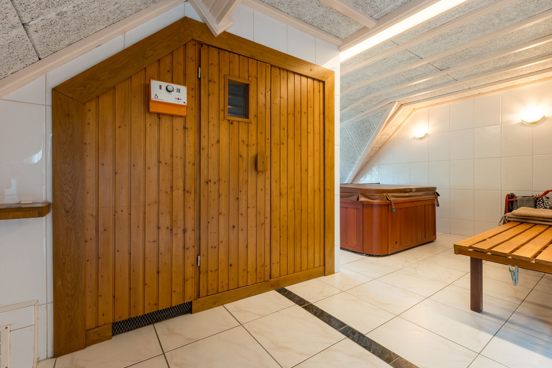 Foto 15 van Surinameweg 11