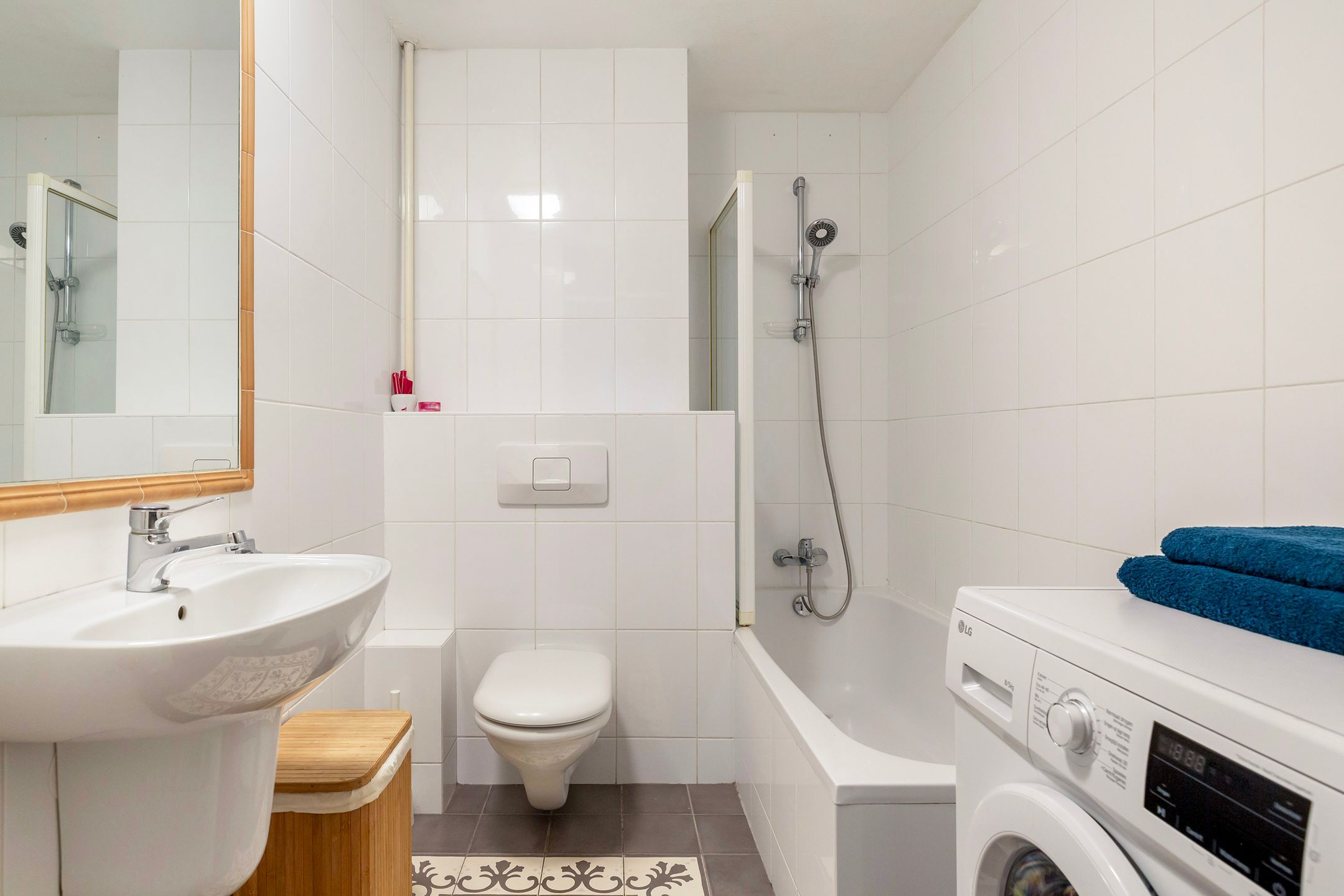 Photo 30 of Weena 17-B