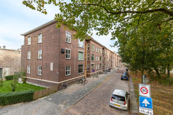 Foto 20 van Paramaribostraat 12