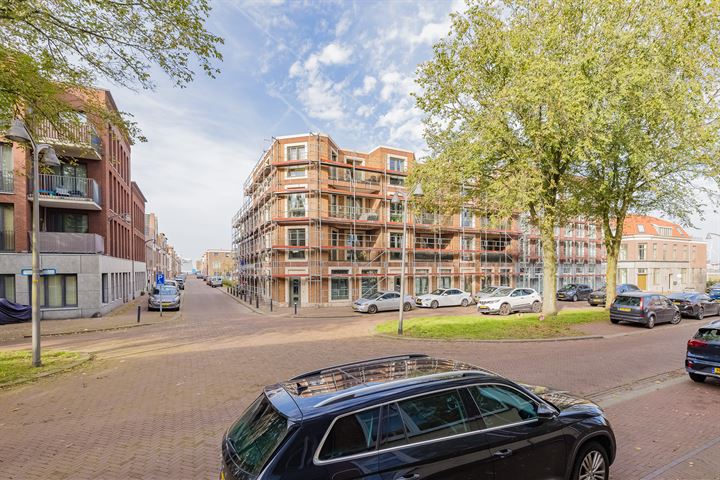 View photo 14 of Oranjestraat 27