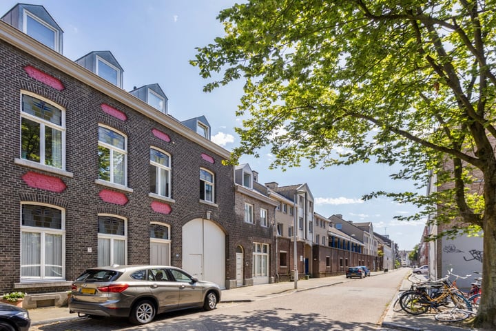 Bekijk foto 35 van Bogaardenstraat 1