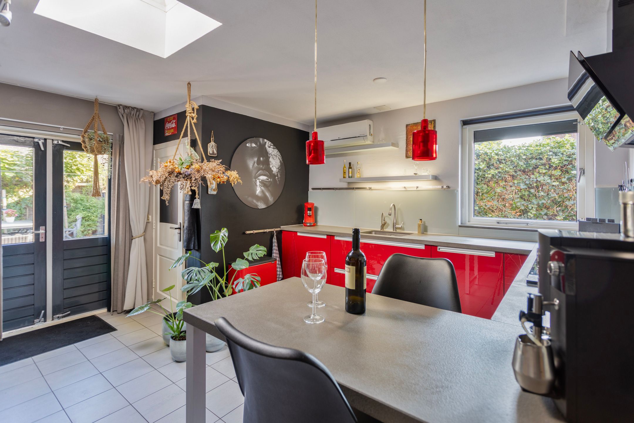 Foto 15 van Laaghalerstraat 28