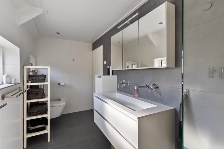 Foto 3 van Laaghalerstraat 28