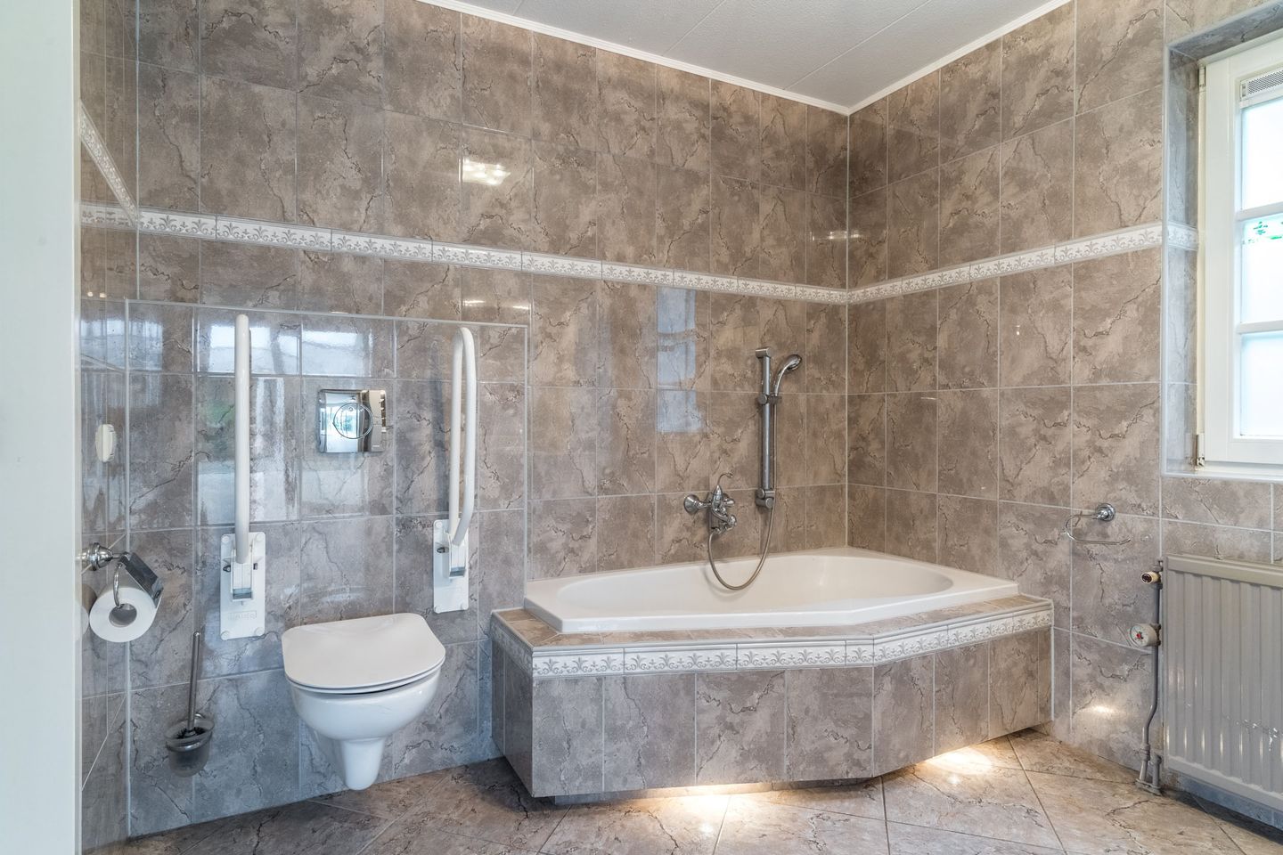 Photo 25 of W.J. Bladergroenstraat 56