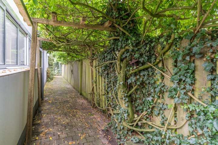 Photo 32 of W.J. Bladergroenstraat 56