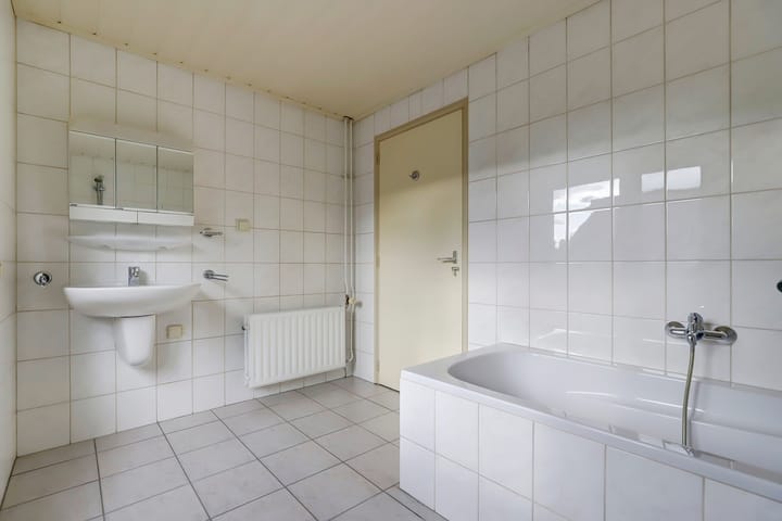 Photo 24 of Broekstraat 52