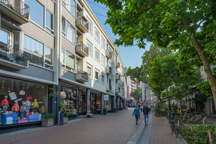 View photo 2 of Houtstraat 34