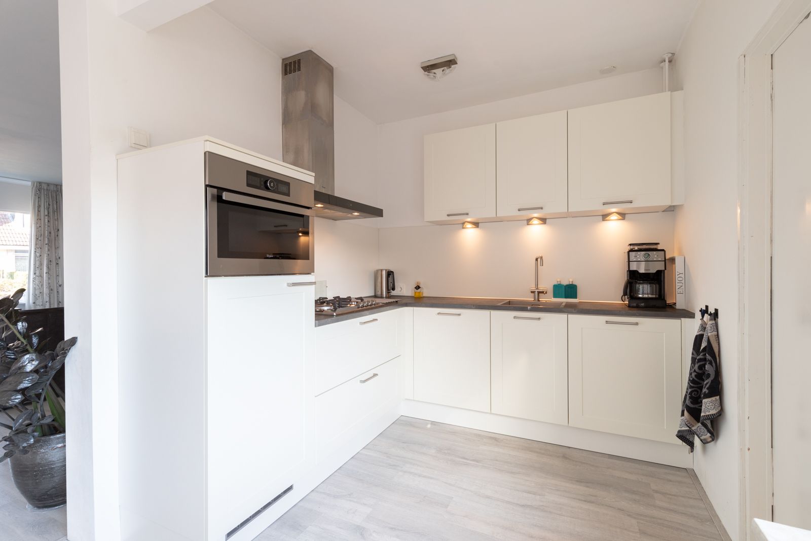 Foto 15 van Meester Zuidemastraat 55