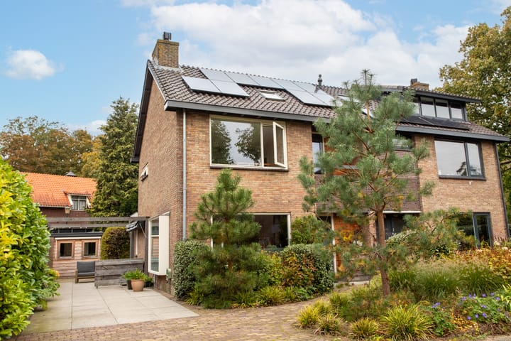 Foto 1 van Van Bergenlaan 4