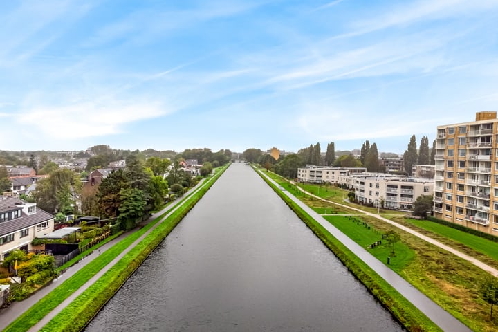 Bekijk foto 32 van Schubertlaan 233