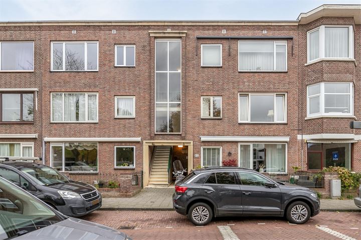 View photo 3 of Woudenbergstraat 23