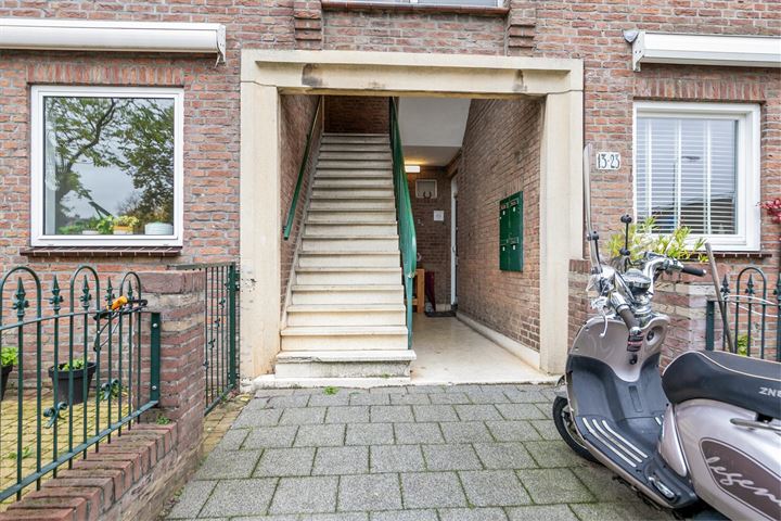 View photo 4 of Woudenbergstraat 23