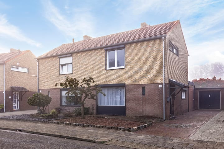 Foto 1 van de Eerensplein 4