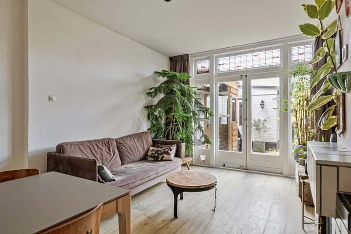 Photo 2 of Harmoniestraat 11-B